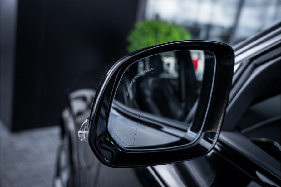 Volvo XC90 2.0 T8 Recharge AWD R-Design Long Range 7P - Panorama | Elek. Trekhaak | H&K | Memory | 360 Camera