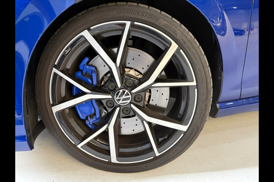 Volkswagen Golf 2.0 TSI R 4Motion Akra Performance
