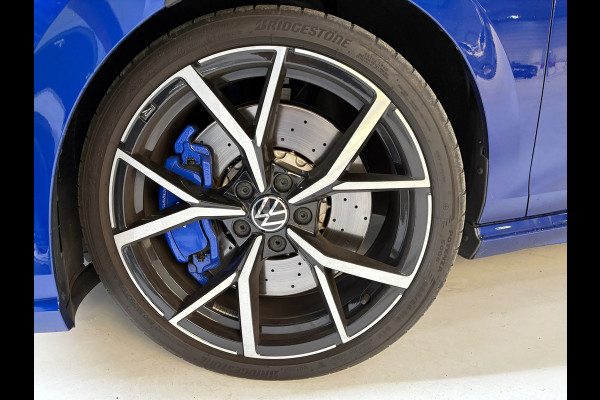 Volkswagen Golf 2.0 TSI R 4Motion Akra Performance