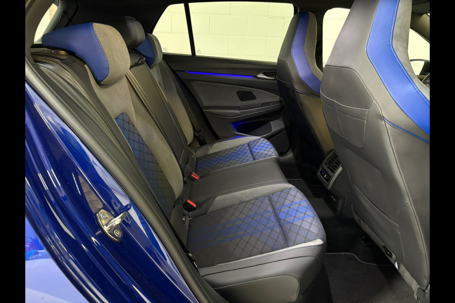 Volkswagen Golf 2.0 TSI R 4Motion Akra Performance