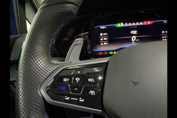 Volkswagen Golf 2.0 TSI R 4Motion Akra Performance