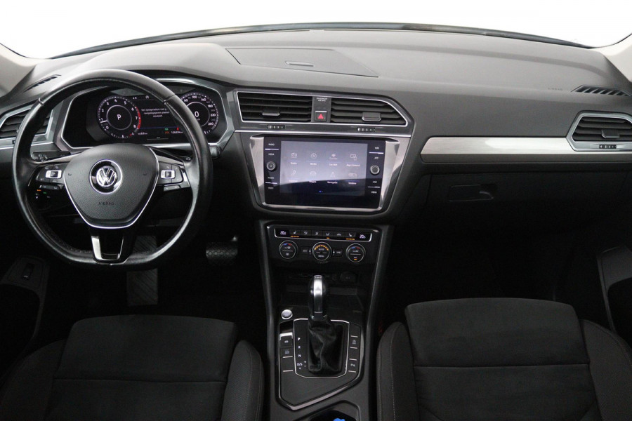 Volkswagen Tiguan Allspace 1.4 TSI Comfortline Business 7p (PANORAMADAK, STOELVERWARMING, CARPLAY, PARKEERSENSOREN, AUTOMAAT)