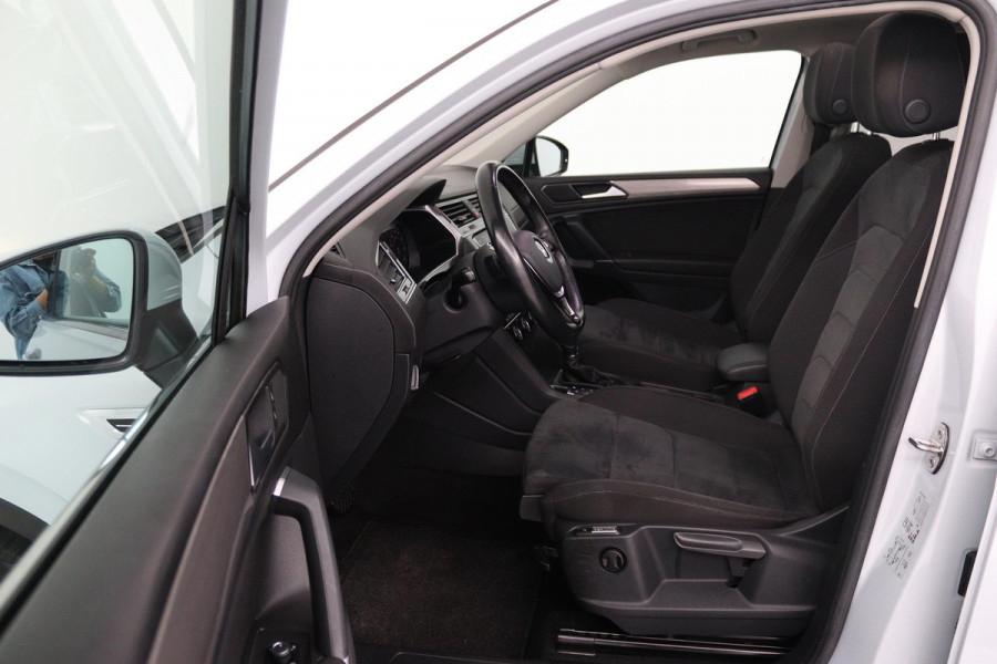 Volkswagen Tiguan Allspace 1.4 TSI Comfortline Business 7p (PANORAMADAK, STOELVERWARMING, CARPLAY, PARKEERSENSOREN, AUTOMAAT)