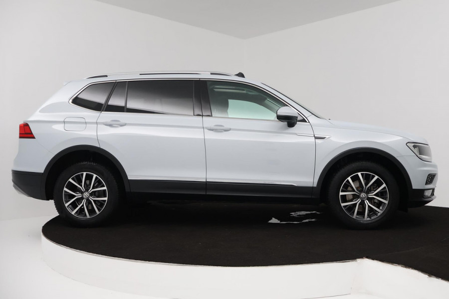 Volkswagen Tiguan Allspace 1.4 TSI Comfortline Business 7p (PANORAMADAK, STOELVERWARMING, CARPLAY, PARKEERSENSOREN, AUTOMAAT)