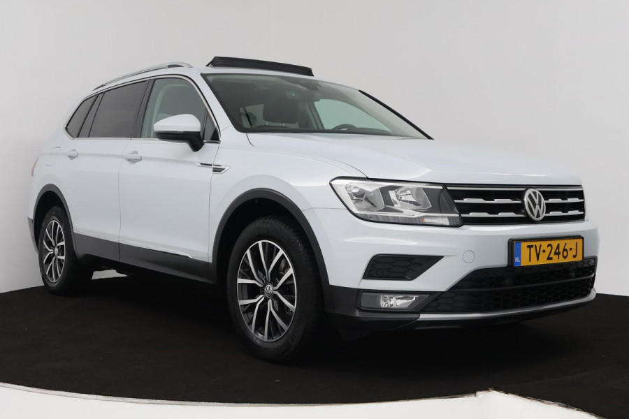 Volkswagen Tiguan Allspace 1.4 TSI Comfortline Business 7p (PANORAMADAK, STOELVERWARMING, CARPLAY, PARKEERSENSOREN, AUTOMAAT)