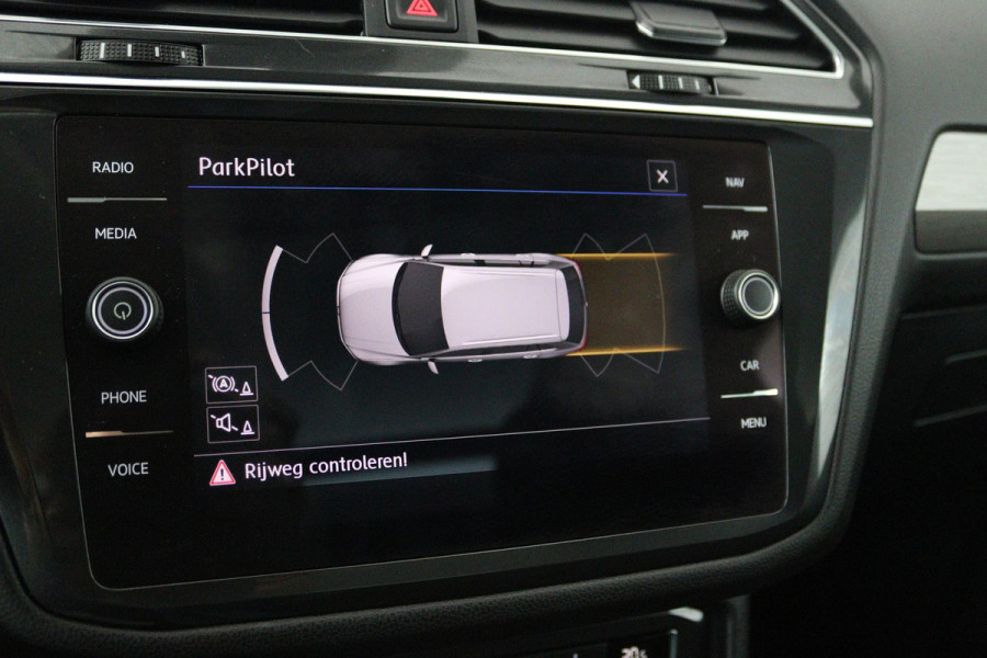 Volkswagen Tiguan Allspace 1.4 TSI Comfortline Business 7p (PANORAMADAK, STOELVERWARMING, CARPLAY, PARKEERSENSOREN, AUTOMAAT)
