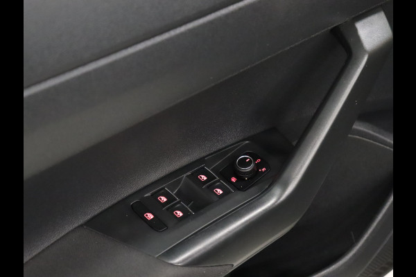 Volkswagen Polo 1.0 TSI Comfortline R LINE [ADAPTIVE CRUISE CONTROL, CAMERA, R LINE STUUR, PDC ACHTER, BLUETOOTH, AIRCO, NIEUWSTAAT]