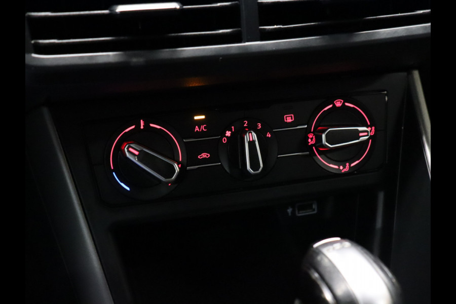 Volkswagen Polo 1.0 TSI Comfortline R LINE [ADAPTIVE CRUISE CONTROL, CAMERA, R LINE STUUR, PDC ACHTER, BLUETOOTH, AIRCO, NIEUWSTAAT]