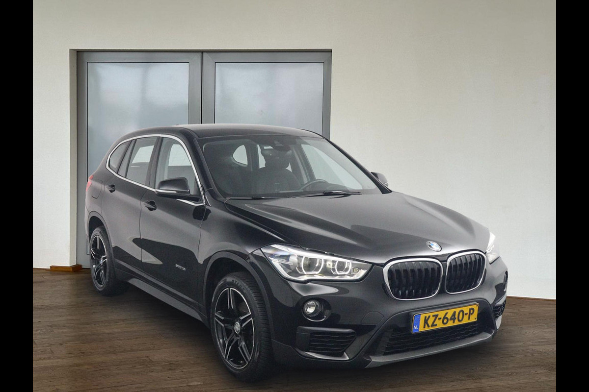 BMW X1 sDrive18i Centennial Executive*NAVI*SPORTSTOEL*ECC BMW X1 sDrive18i Centennial Executive*NAVI*SPORTSTOEL*ECC