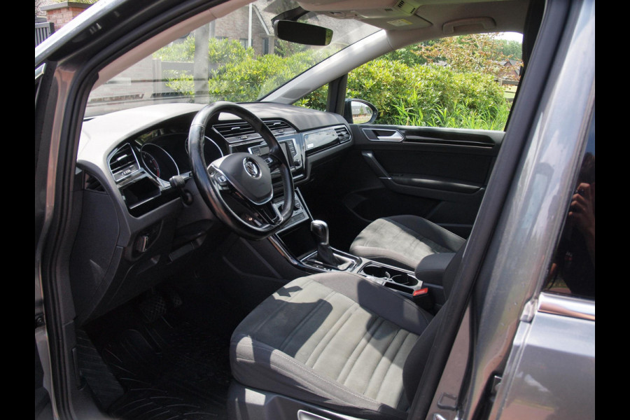 Volkswagen Touran 1.4 TSI Highline 7persoons | Automaat | Trekhaak | Parkeersensoren | Cruise Control |