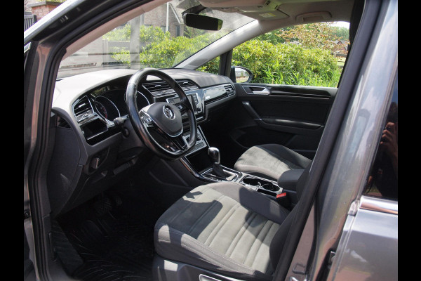 Volkswagen Touran 1.4 TSI Highline 7persoons | Automaat | Trekhaak | Parkeersensoren | Cruise Control |
