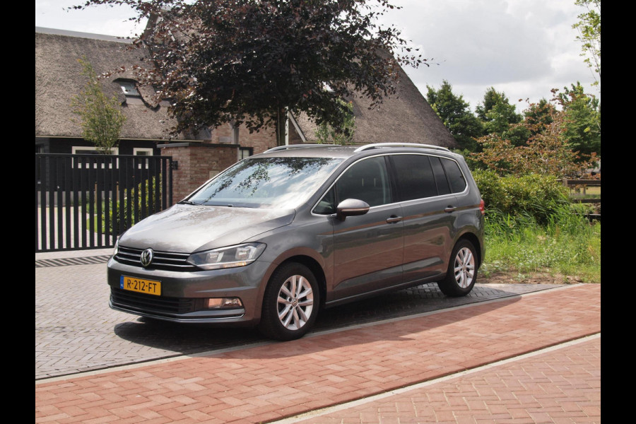 Volkswagen Touran 1.4 TSI Highline 7persoons | Automaat | Trekhaak | Parkeersensoren | Cruise Control |