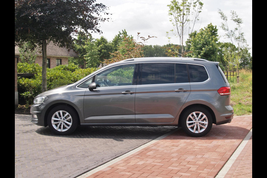 Volkswagen Touran 1.4 TSI Highline 7persoons | Automaat | Trekhaak | Parkeersensoren | Cruise Control |