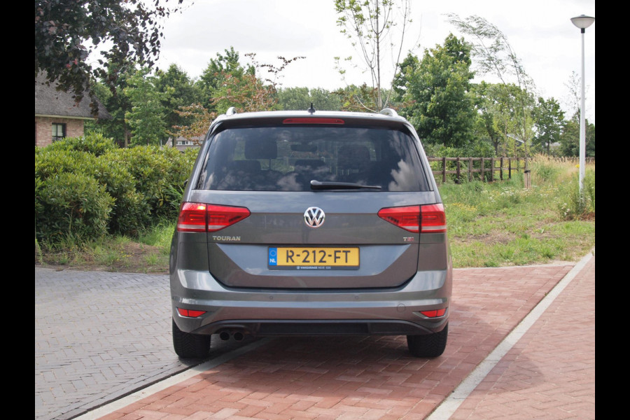 Volkswagen Touran 1.4 TSI Highline 7persoons | Automaat | Trekhaak | Parkeersensoren | Cruise Control |
