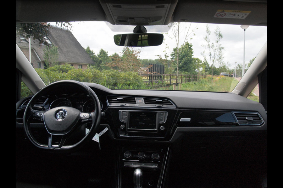 Volkswagen Touran 1.4 TSI Highline 7persoons | Automaat | Trekhaak | Parkeersensoren | Cruise Control |