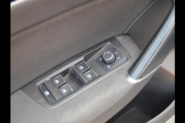 Volkswagen Touran 1.4 TSI Highline 7persoons | Automaat | Trekhaak | Parkeersensoren | Cruise Control |