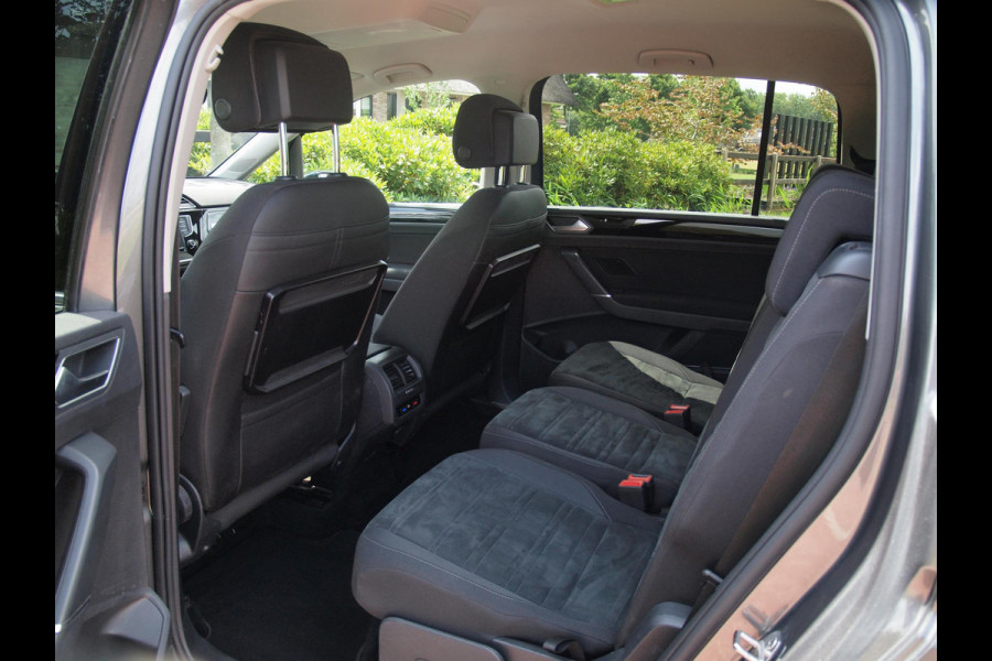 Volkswagen Touran 1.4 TSI Highline 7persoons | Automaat | Trekhaak | Parkeersensoren | Cruise Control |