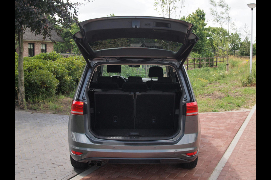 Volkswagen Touran 1.4 TSI Highline 7persoons | Automaat | Trekhaak | Parkeersensoren | Cruise Control |