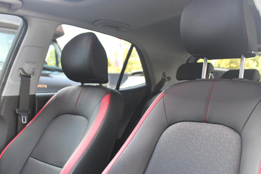 Kia Picanto 1.0 T-GDi 100PK GT-LINE | PANORAMISCH SCHUIF/KANTEL DAK | STOEL/STUUR VERWARMING | CLIMATE CONTROL | ADAPTIVE CRUISE CONTROL | ACHTERUITRIJ CAMERA | LICHTMETALEN VELGEN 16" | LANE ASSIST | APPLE CARPLAY/ANDROID AUTO | NAVIGATIE | DRAADLOZE TELEFOONLADER | DAB+ RADIO | KEYLESS ENTRY |