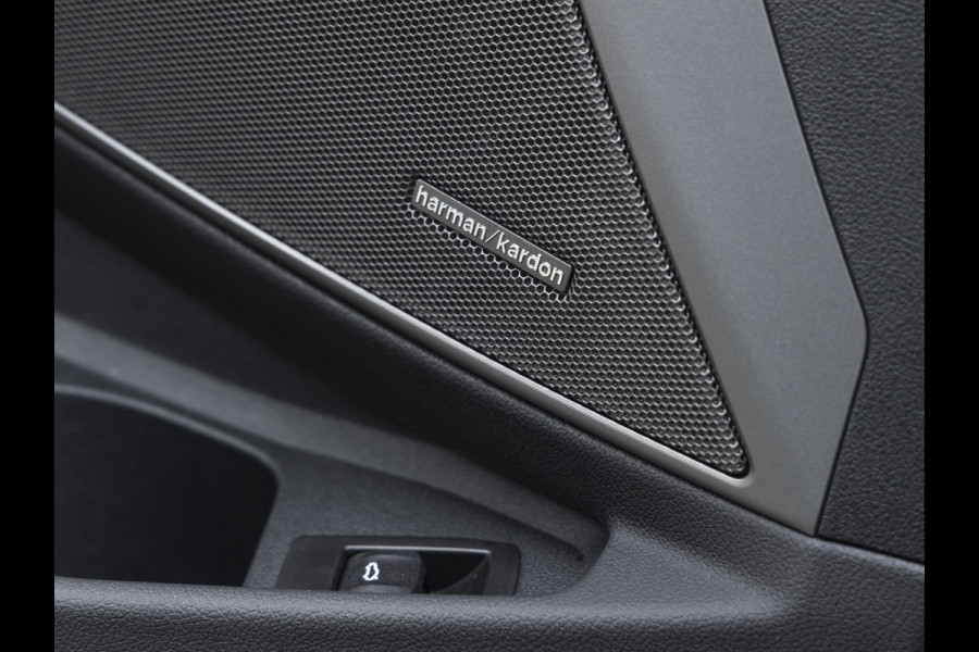BMW 3 Serie Touring M3 xDrive Competition - Facelift - Head-up - Harman Kardon
