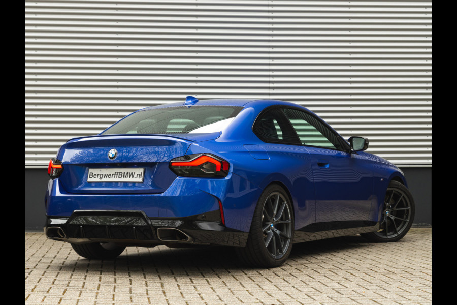 BMW 2 Serie Coupé M240i xDrive - M-Sportzetels - Bilstein EVO SE - Head-Up - Harman Kardon