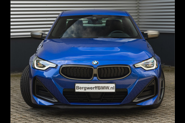 BMW 2 Serie Coupé M240i xDrive - M-Sportzetels - Bilstein EVO SE - Head-Up - Harman Kardon