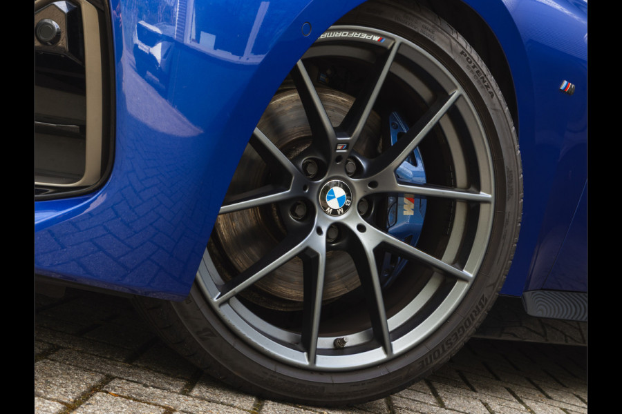 BMW 2 Serie Coupé M240i xDrive - M-Sportzetels - Bilstein EVO SE - Head-Up - Harman Kardon