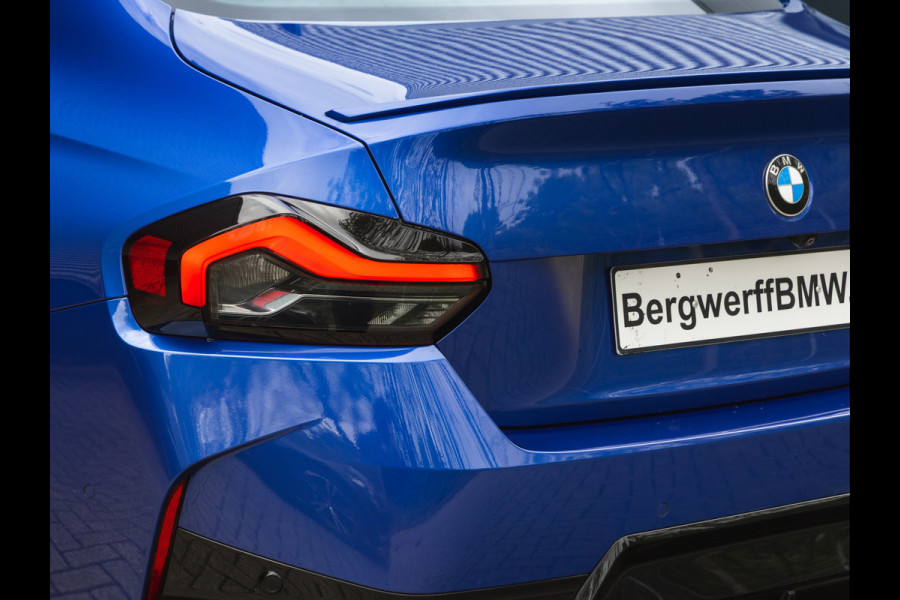 BMW 2 Serie Coupé M240i xDrive - M-Sportzetels - Bilstein EVO SE - Head-Up - Harman Kardon
