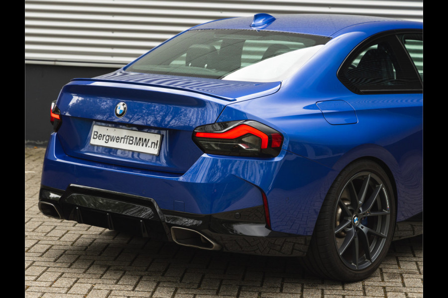 BMW 2 Serie Coupé M240i xDrive - M-Sportzetels - Bilstein EVO SE - Head-Up - Harman Kardon