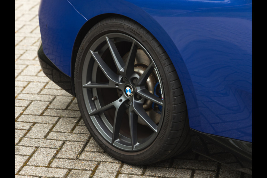 BMW 2 Serie Coupé M240i xDrive - M-Sportzetels - Bilstein EVO SE - Head-Up - Harman Kardon