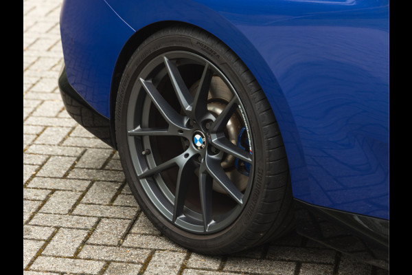 BMW 2 Serie Coupé M240i xDrive - M-Sportzetels - Bilstein EVO SE - Head-Up - Harman Kardon