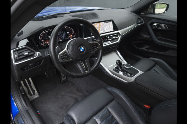 BMW 2 Serie Coupé M240i xDrive - M-Sportzetels - Bilstein EVO SE - Head-Up - Harman Kardon