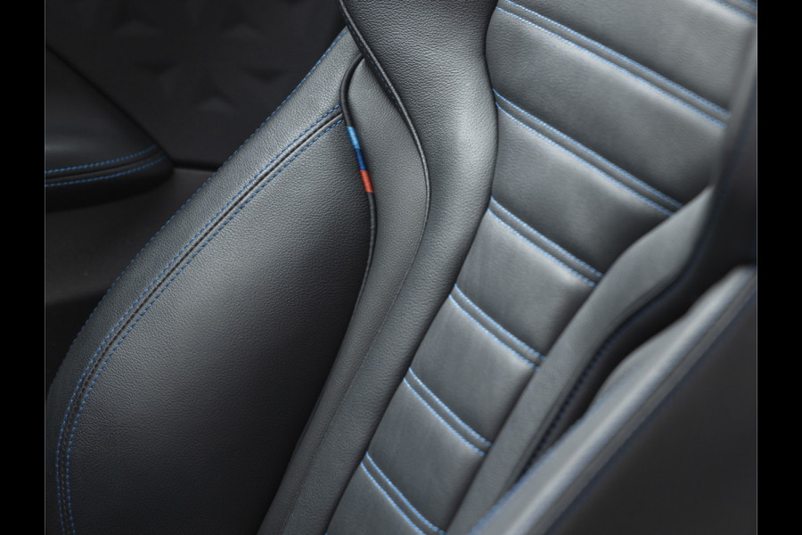 BMW 2 Serie Coupé M240i xDrive - M-Sportzetels - Bilstein EVO SE - Head-Up - Harman Kardon