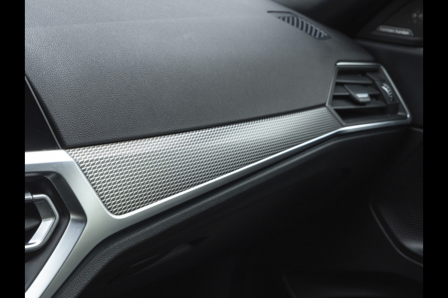 BMW 2 Serie Coupé M240i xDrive - M-Sportzetels - Bilstein EVO SE - Head-Up - Harman Kardon