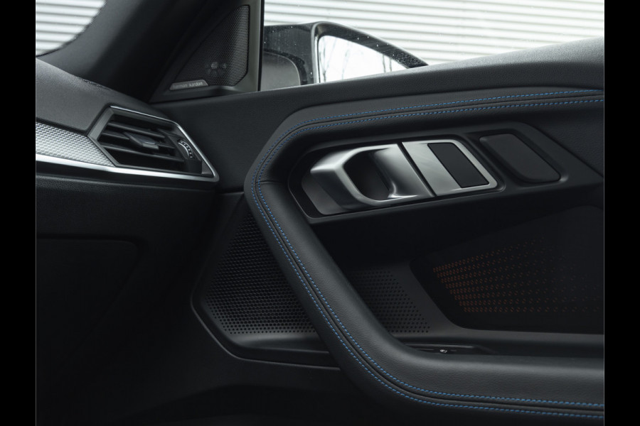 BMW 2 Serie Coupé M240i xDrive - M-Sportzetels - Bilstein EVO SE - Head-Up - Harman Kardon