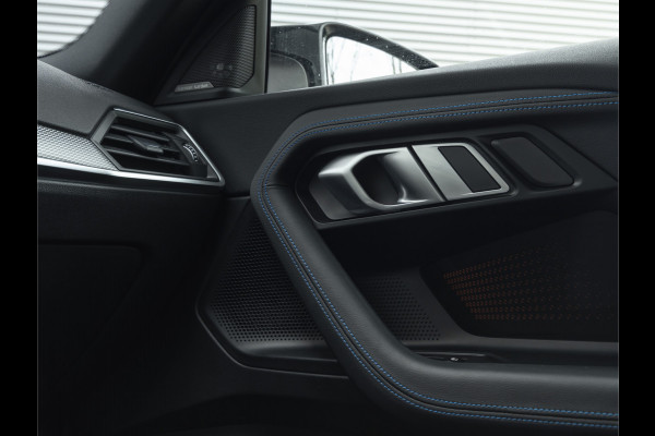 BMW 2 Serie Coupé M240i xDrive - M-Sportzetels - Bilstein EVO SE - Head-Up - Harman Kardon