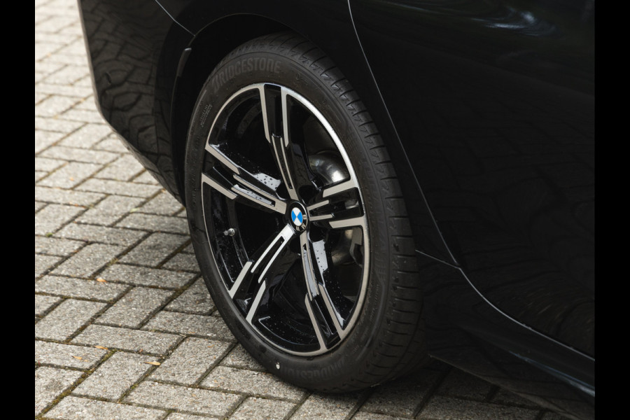 BMW 3 Serie Touring 330i xDrive - M-Sport - LCI 2 - ACC - Trekhaak - Getint Glas