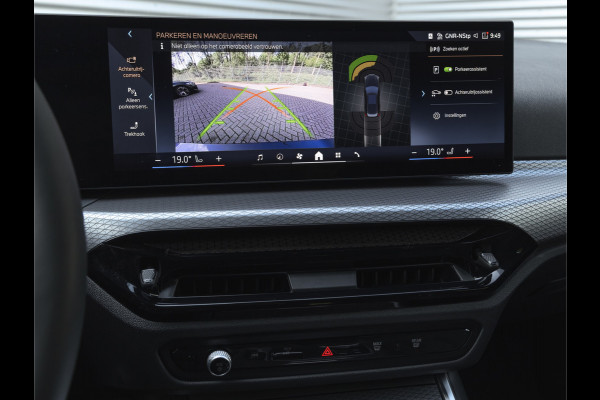 BMW 3 Serie Touring 330i xDrive - M-Sport - LCI 2 - ACC - Trekhaak - Getint Glas