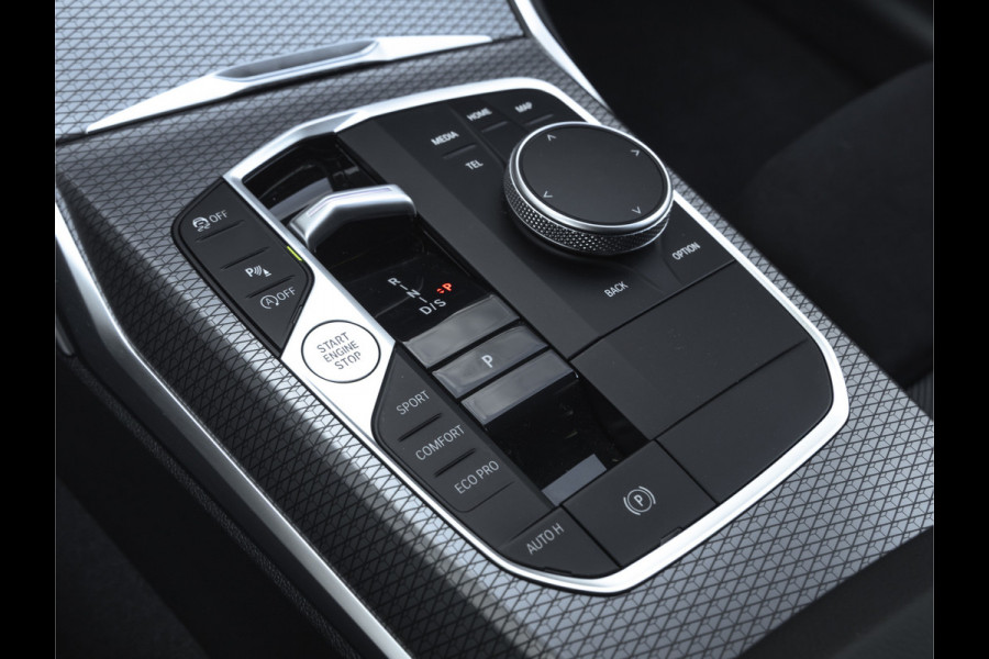 BMW 3 Serie Touring 330i xDrive - M-Sport - LCI 2 - ACC - Trekhaak - Getint Glas