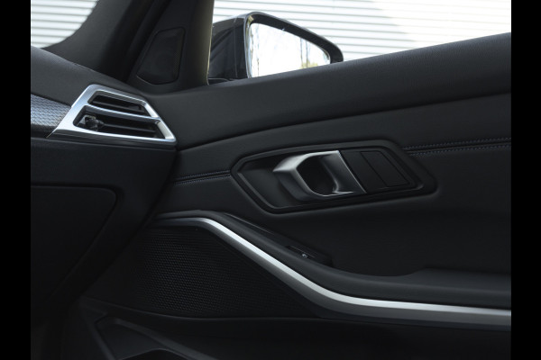 BMW 3 Serie Touring 330i xDrive - M-Sport - LCI 2 - ACC - Trekhaak - Getint Glas
