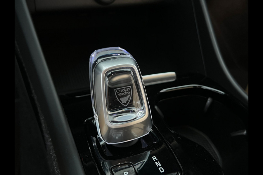 Volvo XC40 1.5 T5 Twin Engine Inscription NL AUTO | LEDER | STOELVERW |6x voorraad