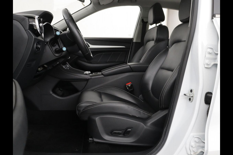 MG ZS EV Luxury 45 kWh | Panoramadak | Leder | Stoelverwarming | Carplay | Adaptive cruise | Camera | Keyless | Full LED | Navigatie