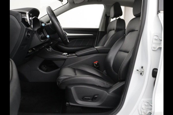 MG ZS EV Luxury 45 kWh | Panoramadak | Leder | Stoelverwarming | Carplay | Adaptive cruise | Camera | Keyless | Full LED | Navigatie