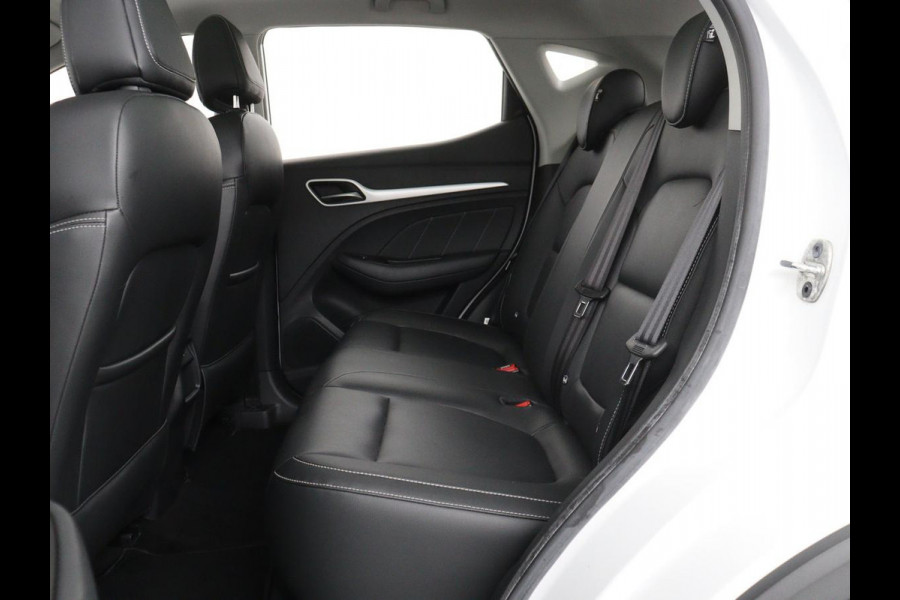 MG ZS EV Luxury 45 kWh | Panoramadak | Leder | Stoelverwarming | Carplay | Adaptive cruise | Camera | Keyless | Full LED | Navigatie
