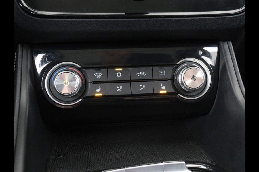 MG ZS EV Luxury 45 kWh | Panoramadak | Leder | Stoelverwarming | Carplay | Adaptive cruise | Camera | Keyless | Full LED | Navigatie