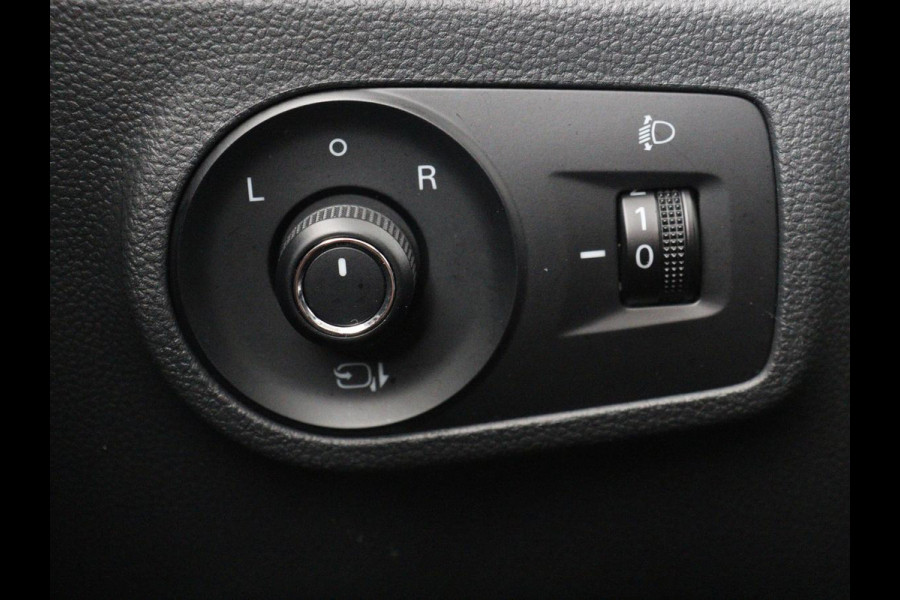 MG ZS EV Luxury 45 kWh | Panoramadak | Leder | Stoelverwarming | Carplay | Adaptive cruise | Camera | Keyless | Full LED | Navigatie