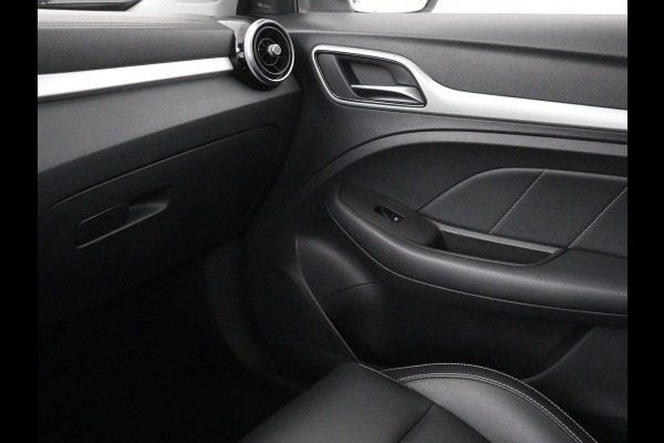 MG ZS EV Luxury 45 kWh | Panoramadak | Leder | Stoelverwarming | Carplay | Adaptive cruise | Camera | Keyless | Full LED | Navigatie