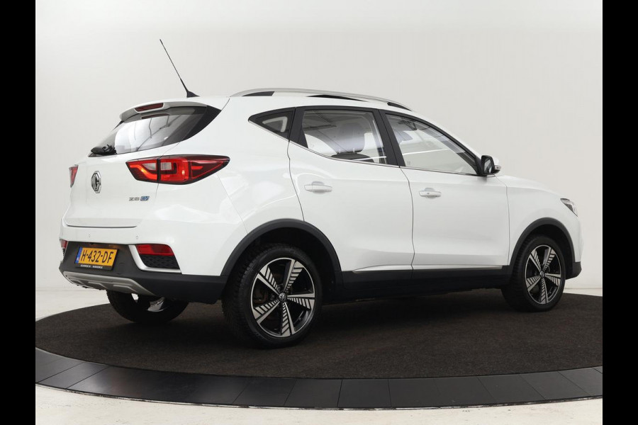 MG ZS EV Luxury 45 kWh | Panoramadak | Leder | Stoelverwarming | Carplay | Adaptive cruise | Camera | Keyless | Full LED | Navigatie