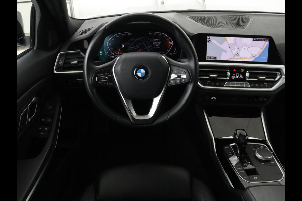 BMW 3 Serie 318i Executive Edition | Sport Line | Stoelverwarming | Camera | Trekhaak | Half leder | Full LED | Carplay | Live Cockpit