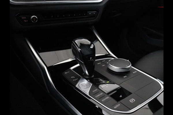 BMW 3 Serie 318i Executive Edition | Sport Line | Stoelverwarming | Camera | Trekhaak | Half leder | Full LED | Carplay | Live Cockpit